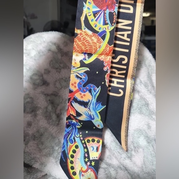 CHRISTIAN Lux Fashion Constellation Designer Women Bandana Ribbon Scarf - Picture 3 of 16